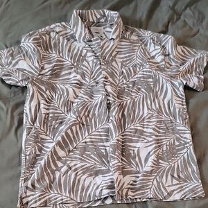 Weatherproof Gray and White Leaf Print Shirt